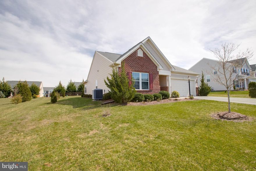 Fabulous home in Holly Hill for your single level living buyers! 3BR/2BA rambler w/split BR floor plan, open kitchen/FR layout. Kitchen boasts granite, SS apps & cherry cabs.  Hardwoods everywhere (except the BR's).  LG MBR w large WIC-MBA is made for relaxation.   This home has been meticulously cared for and will not disappoint!  Excellent commute to NGIC, C'ville, or Madison.  Come see!