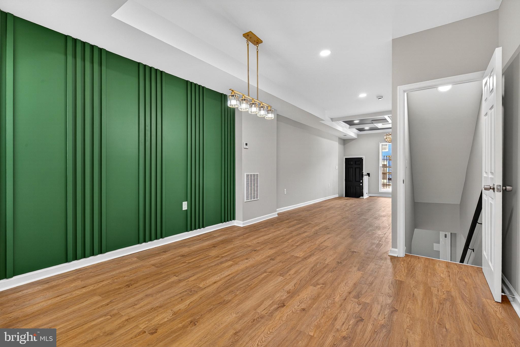 SANDTOWN-WINCHESTER - Residential