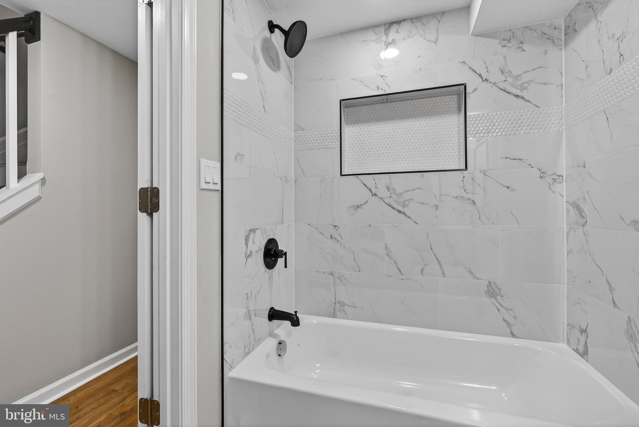SANDTOWN-WINCHESTER - Residential