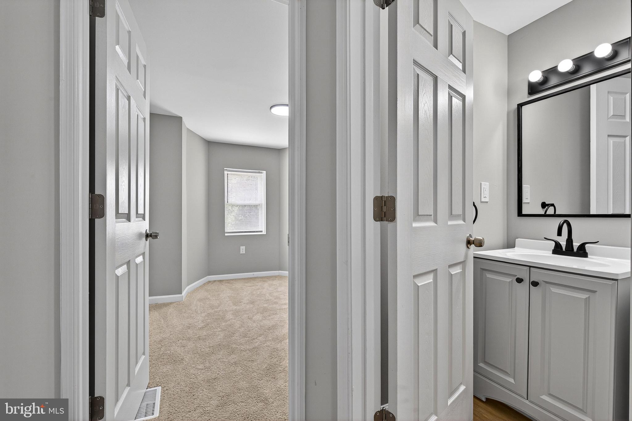 SANDTOWN-WINCHESTER - Residential