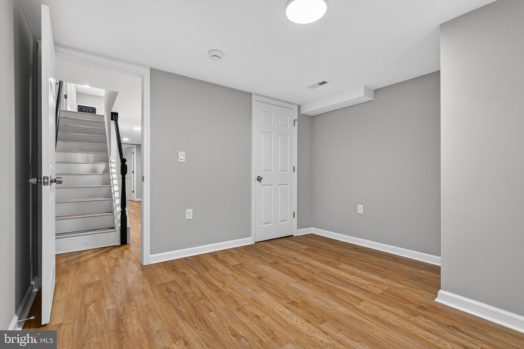 SANDTOWN-WINCHESTER - Residential