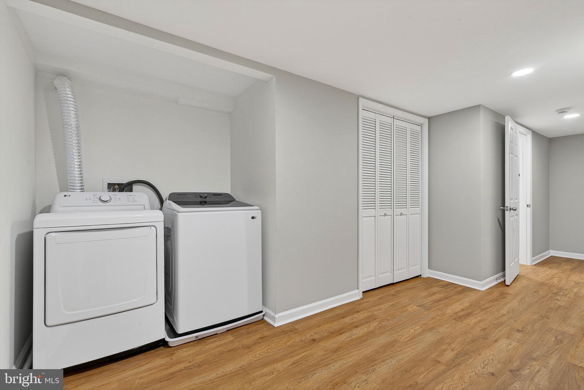 SANDTOWN-WINCHESTER - Residential