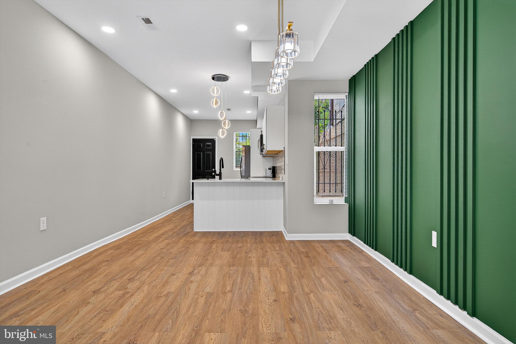 SANDTOWN-WINCHESTER - Residential