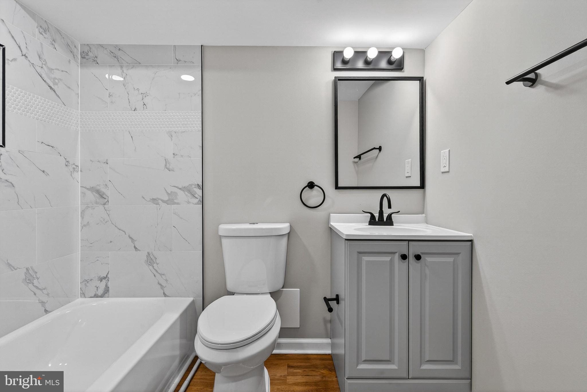 SANDTOWN-WINCHESTER - Residential