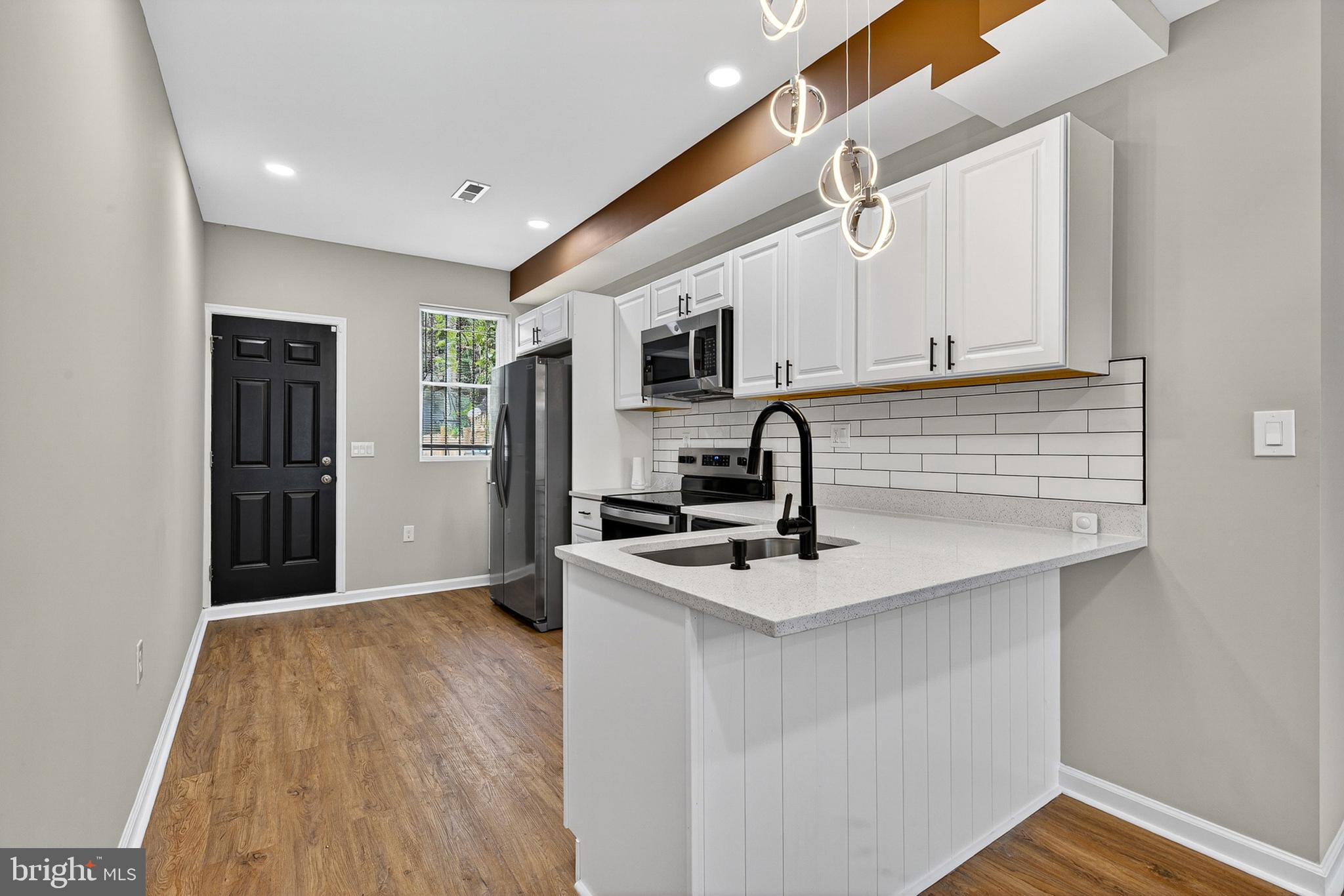 SANDTOWN-WINCHESTER - Residential