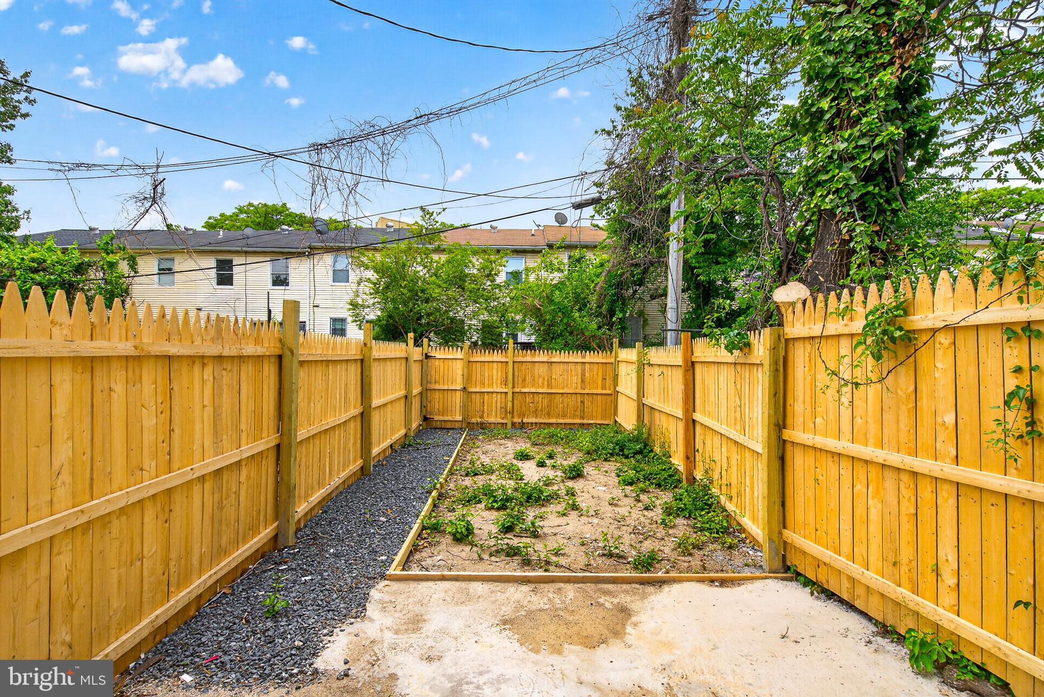 SANDTOWN-WINCHESTER - Residential