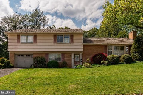 Photo of 313 E CHARLOTTE ST, MILLERSVILLE, PA 17551 (MLS # PALA2033908)