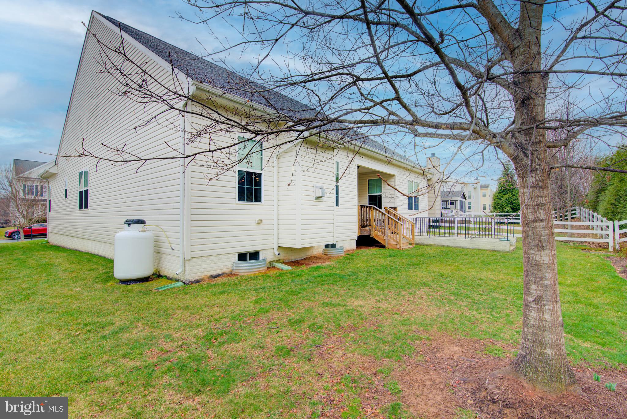 LAKE POINT ROUND HILL - Residential