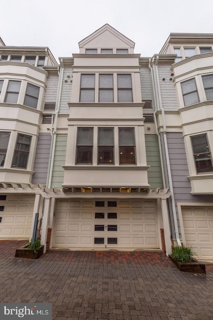 BROMPTONS AT CHERRYDALE - Residential Lease