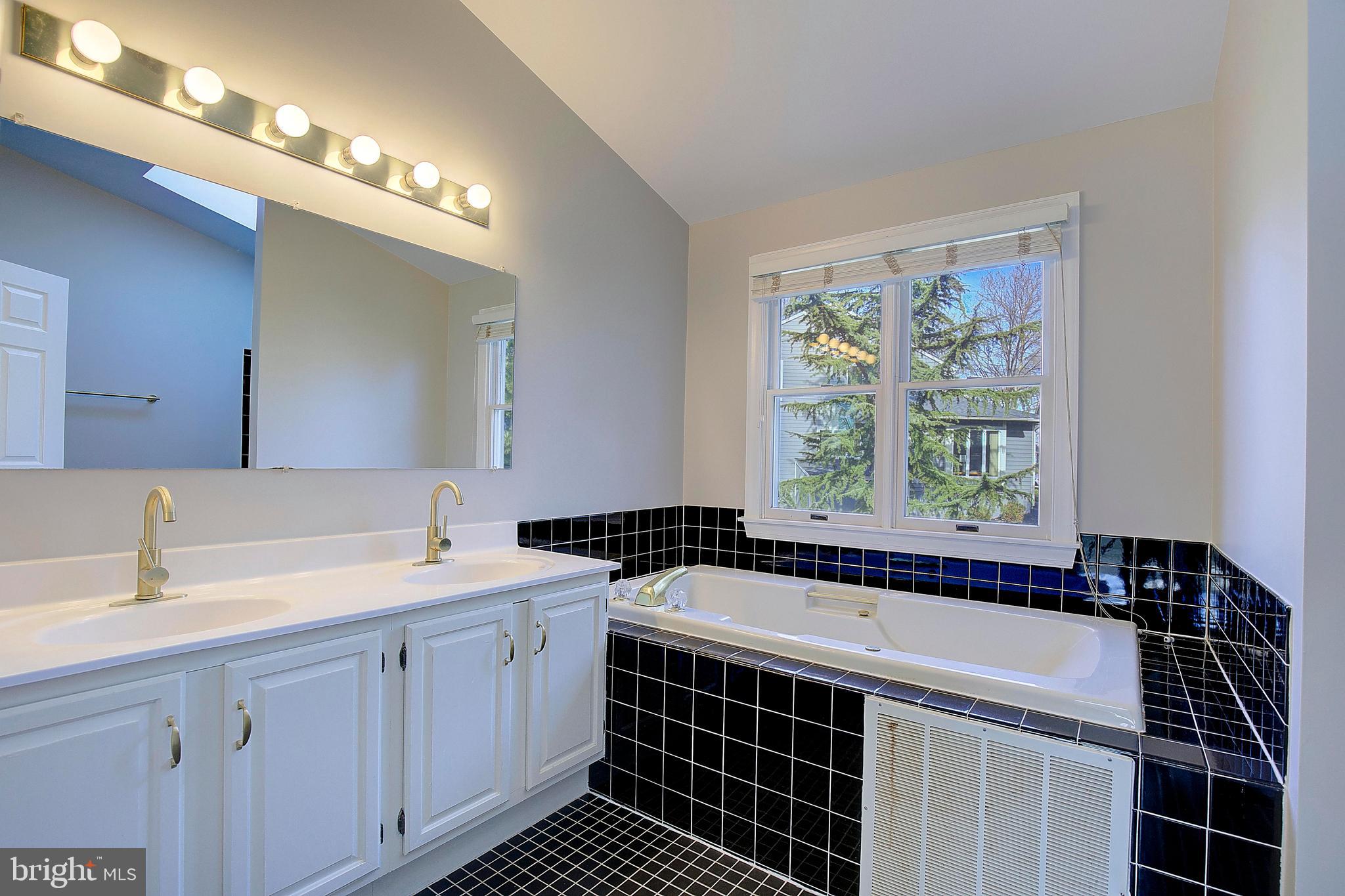 VILLAGE OF LONG REACH - Residential