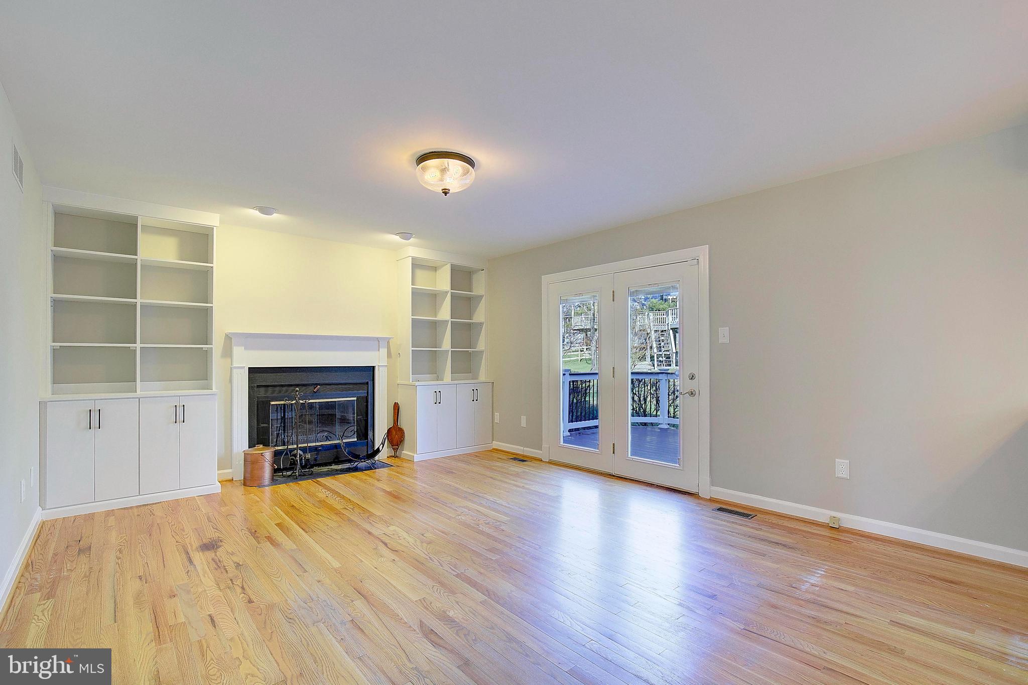 VILLAGE OF LONG REACH - Residential