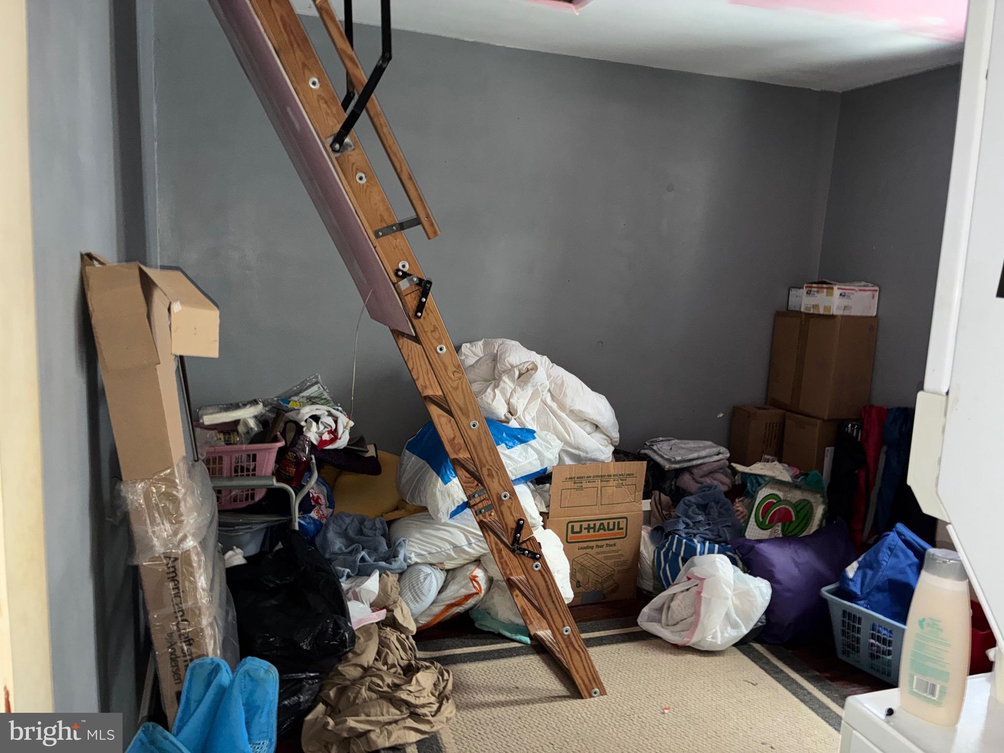 HYDE PARK - Residential