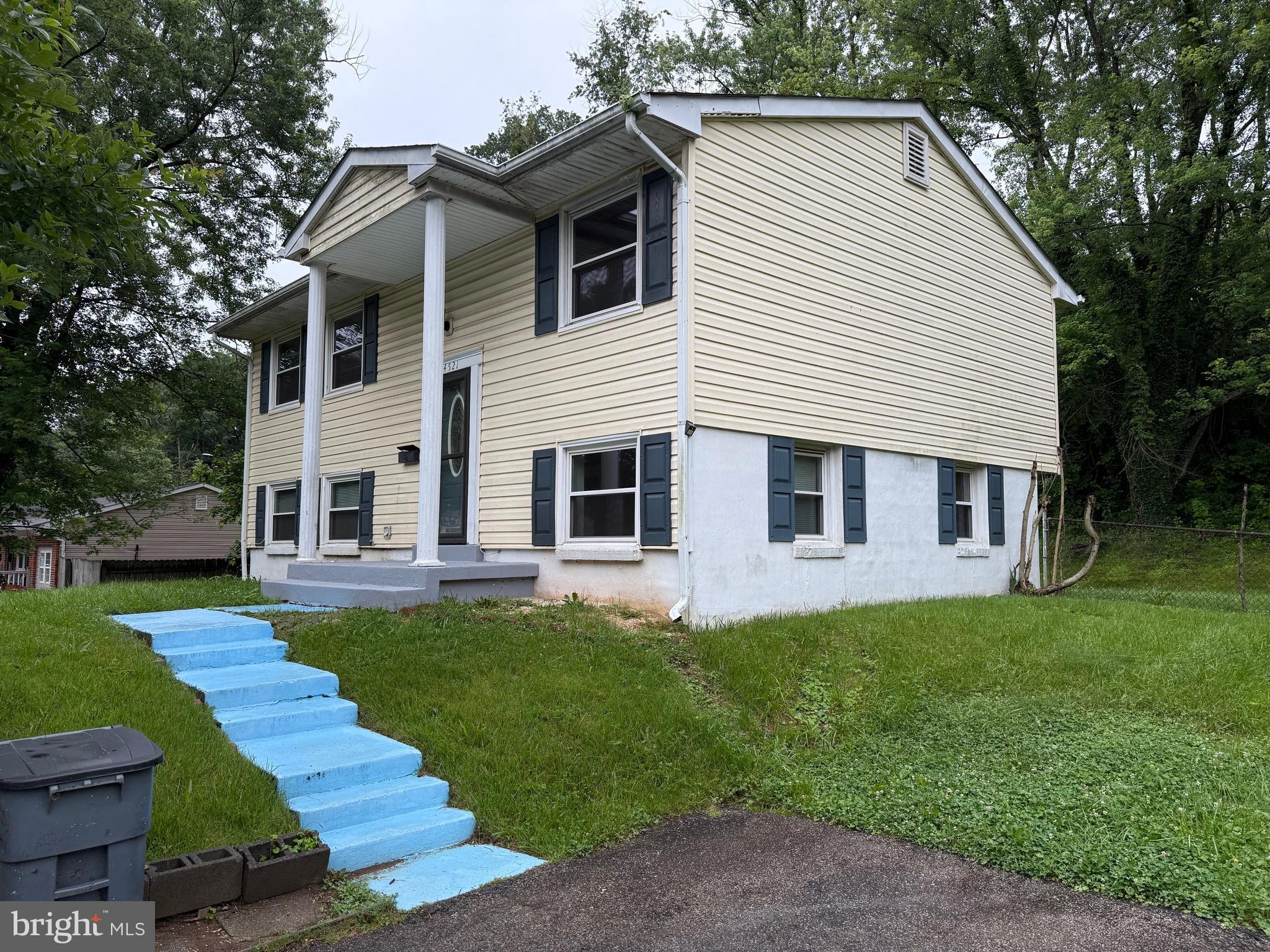 DALE CITY - Residential Lease