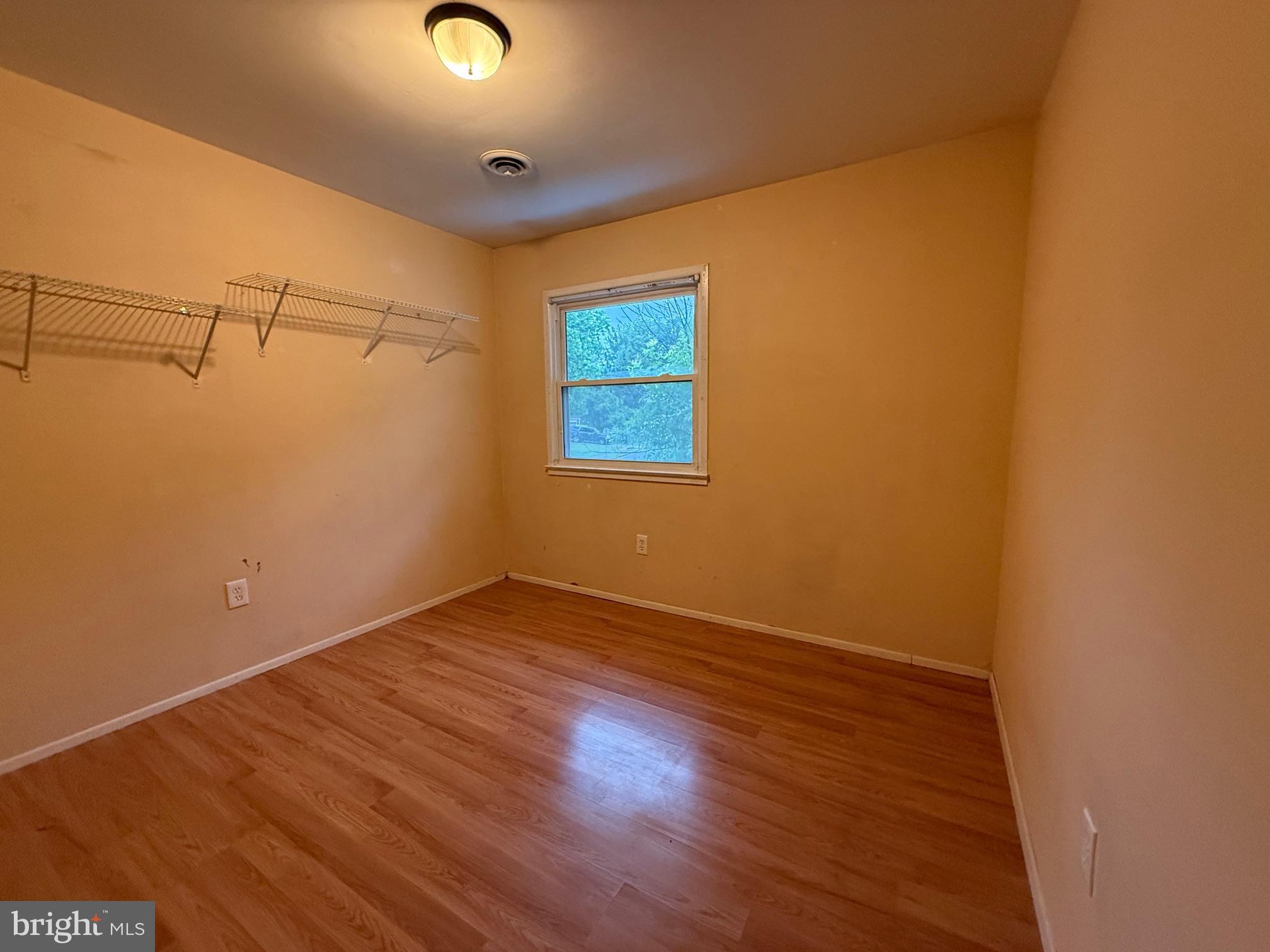 DALE CITY - Residential Lease