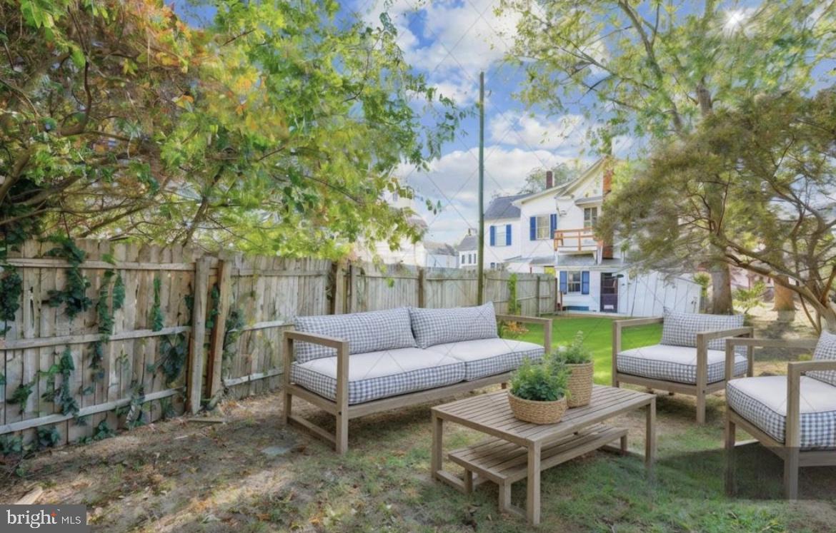 HISTORIC DISTRICT - Residential Lease