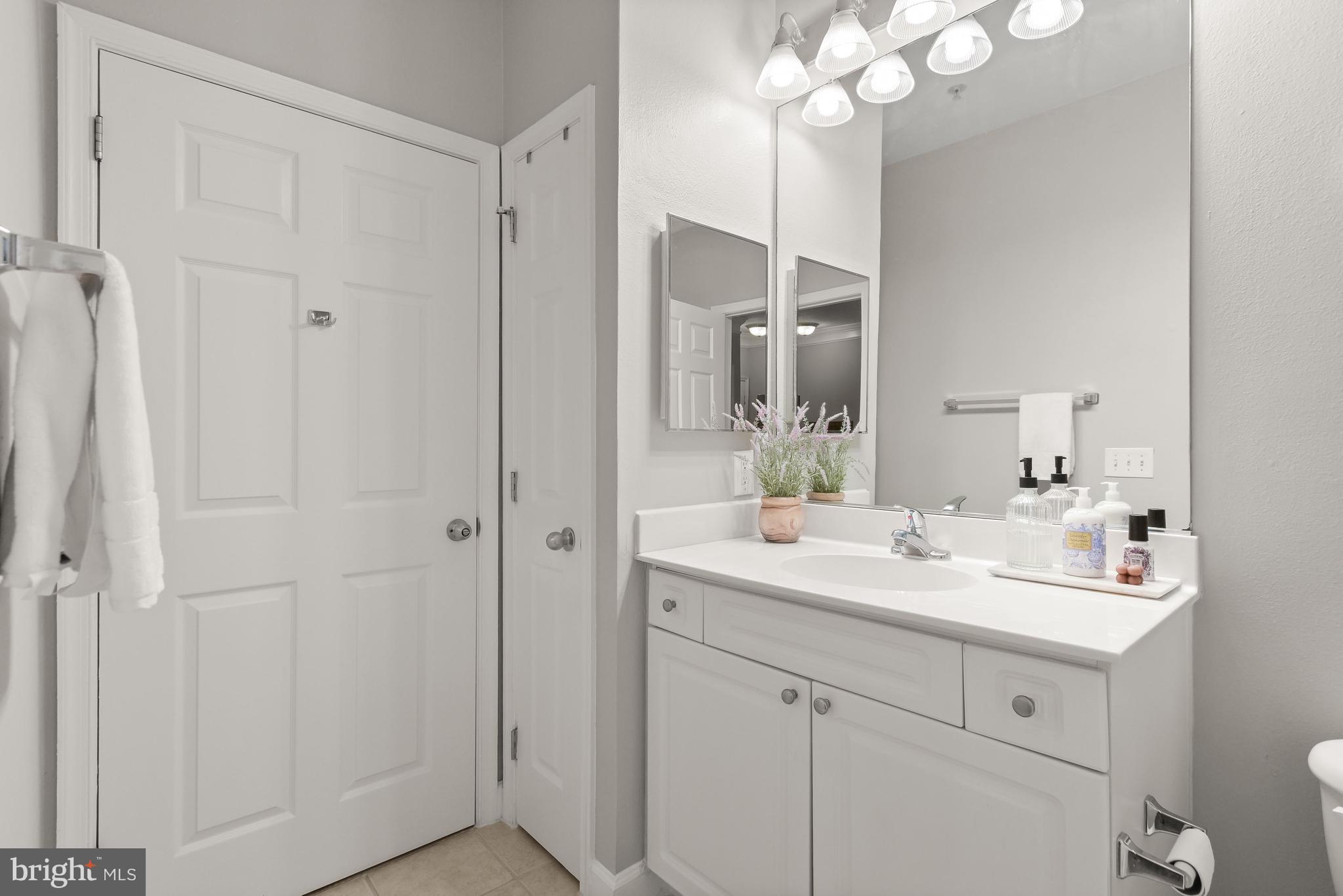 FITZ AT ROCKVILLE TOWN C - Residential