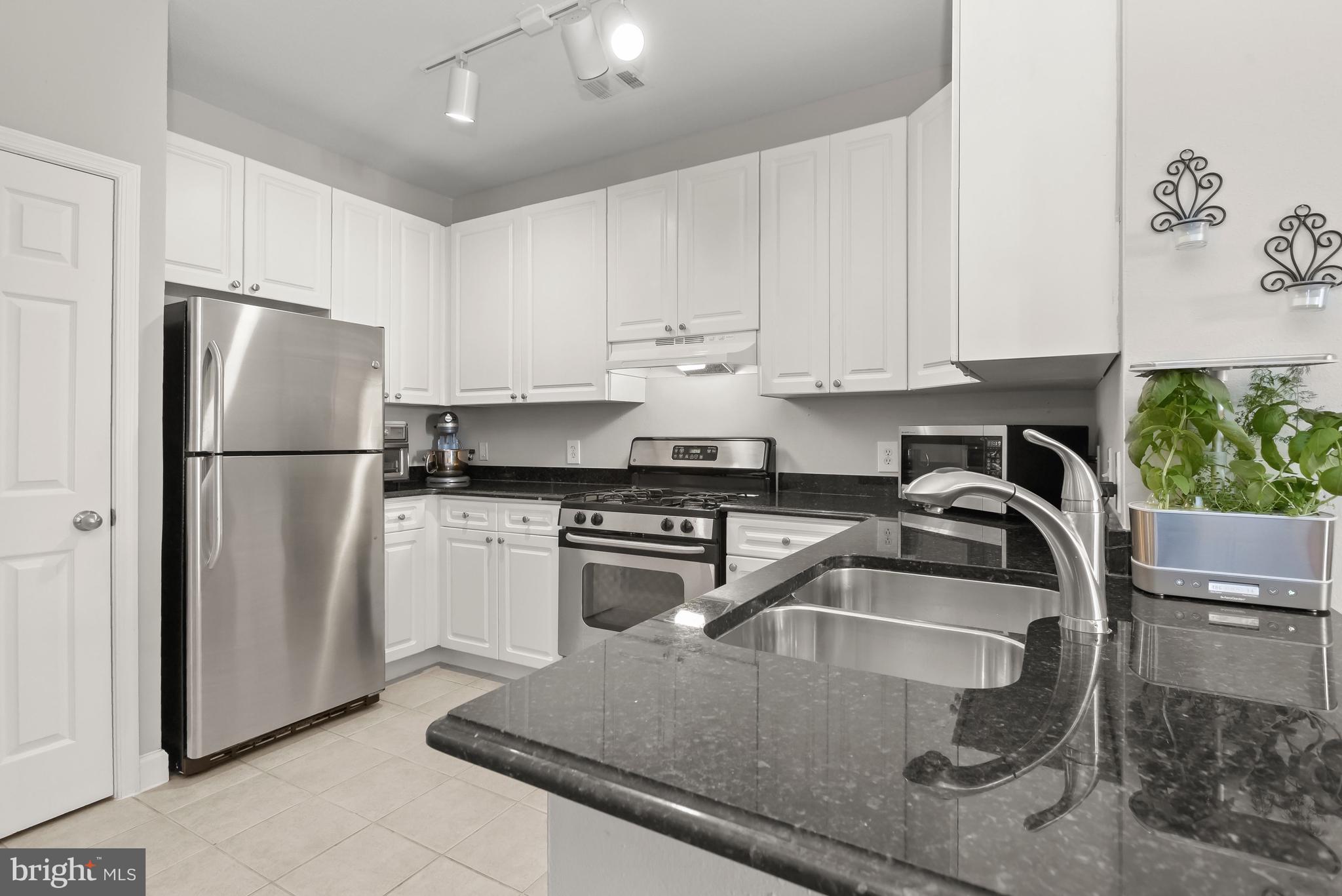 FITZ AT ROCKVILLE TOWN C - Residential