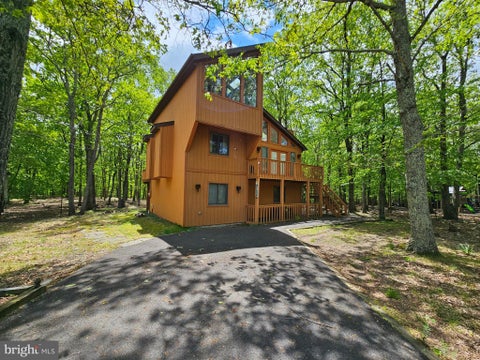 Homes For Sale - 8226 Woodchuck Court<br/> EAST STROUDSBURG, PA 18301