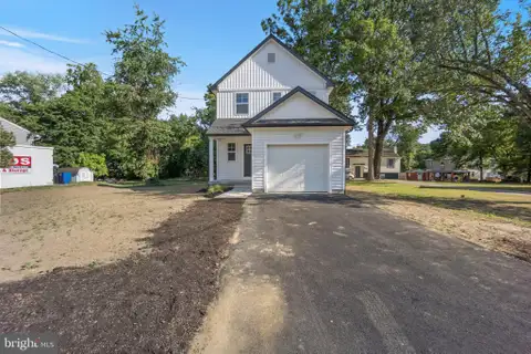 MLS: NJCD2110334