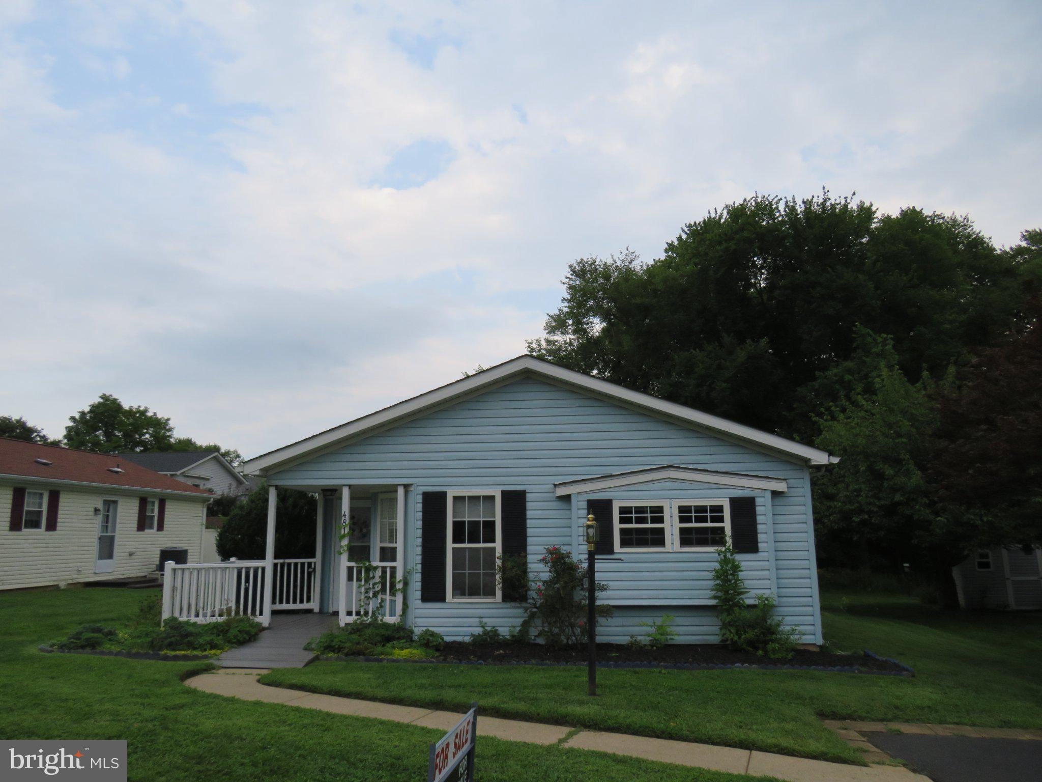 481 GOLDENROD CROSSING W