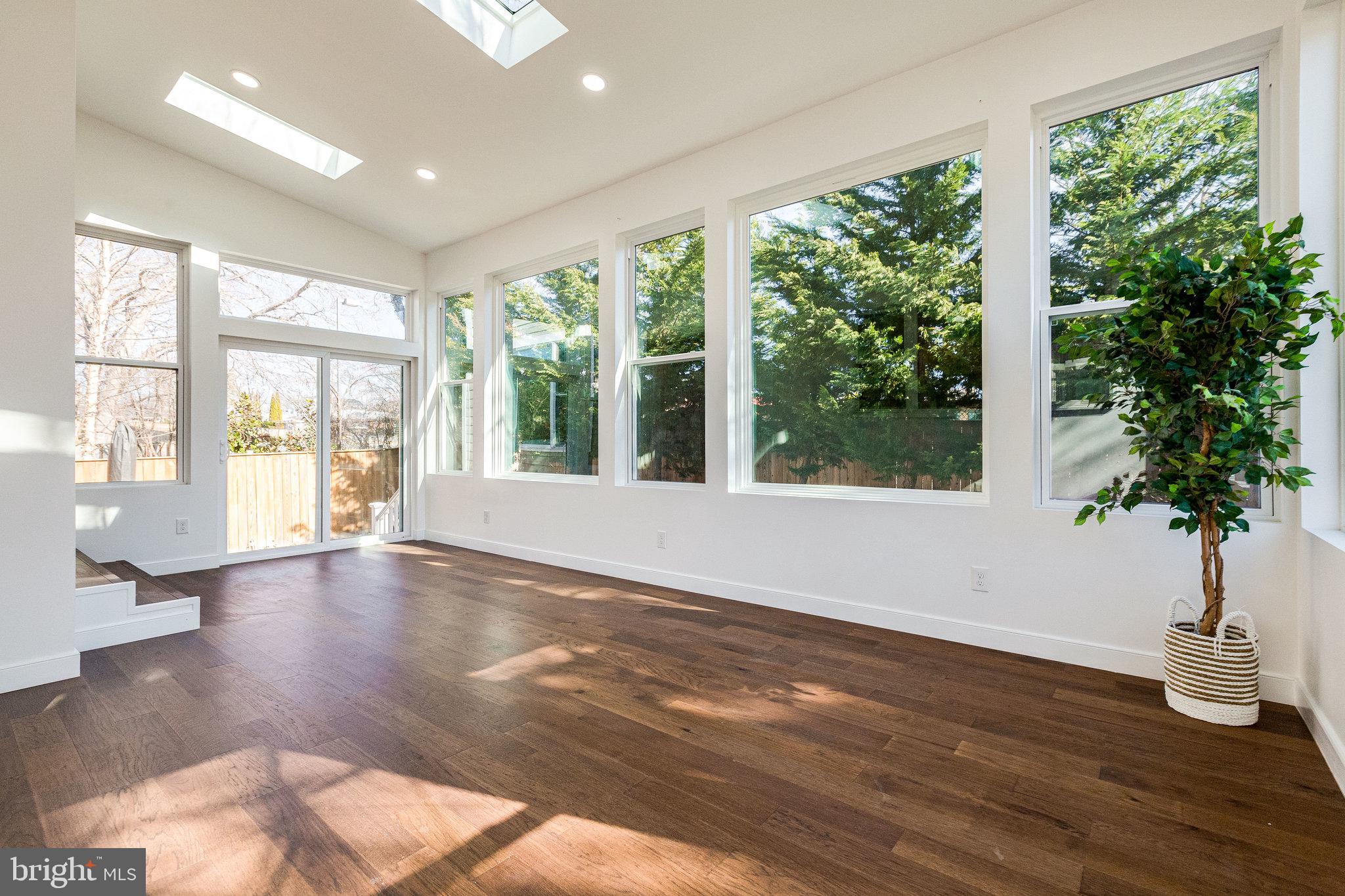 GEORGETOWN VILLAGE - Residential