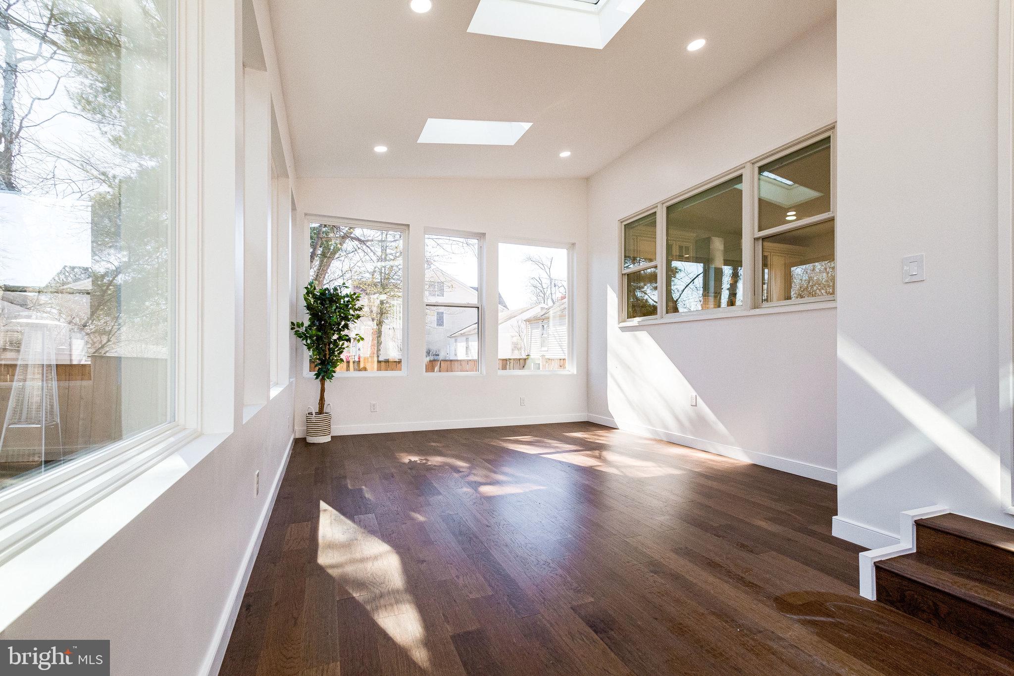 GEORGETOWN VILLAGE - Residential