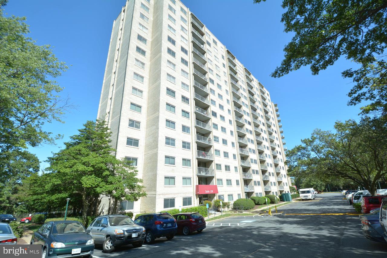 Come check out this beautiful move-in-ready studio at Park Place Condominium. The panoramic views from this 12th floor condo are amazing. Park Place offers amenities such as a gym and fitness center, large outdoor pool, grills and picnic areas, elevators, 2 laundry centers on each floor, dedicated parking in the parking garage and more. Inside the studio you will find brand new LVP flooring alongside a gourmet kitchen with newer stainless-steel appliances. The home was recently painted, and the murphy bed is easy to use when it’s time to take a nap. The walk-in closet is a great size for clothes and additional storage. Some nearby popular places are Bradlee Shopping Center, Metrobus, Shirlington, Reagan Airport, I-395, Old Town, Del Ray, Pentagon, DC and Crystal City. This is the perfect spot to be in the heart of the city!
