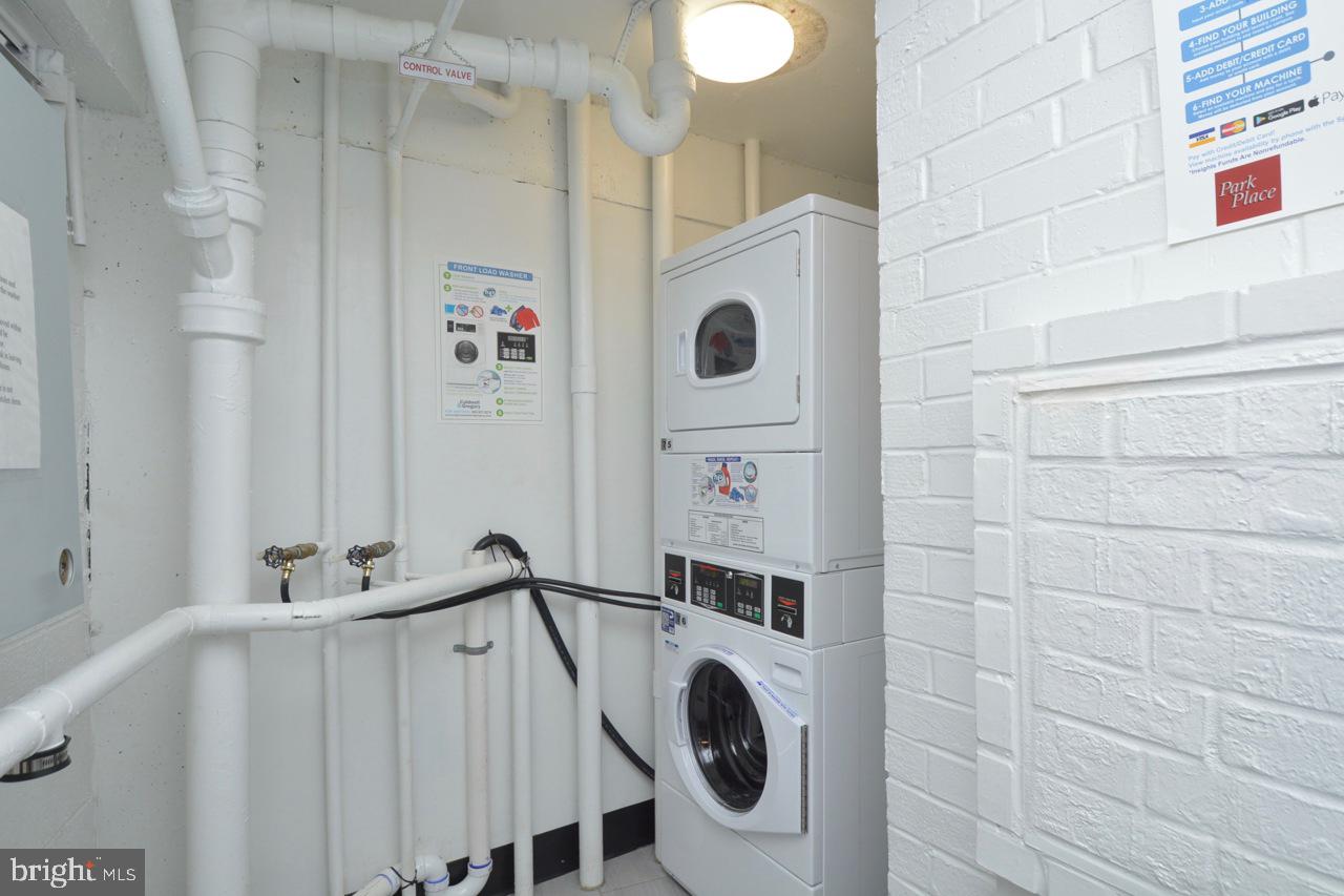 PARK PLACE - Residential Lease