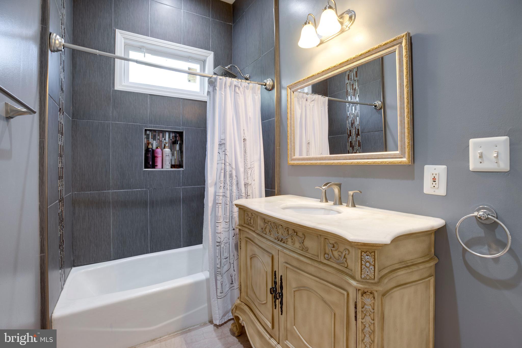 LEE FOREST - Residential