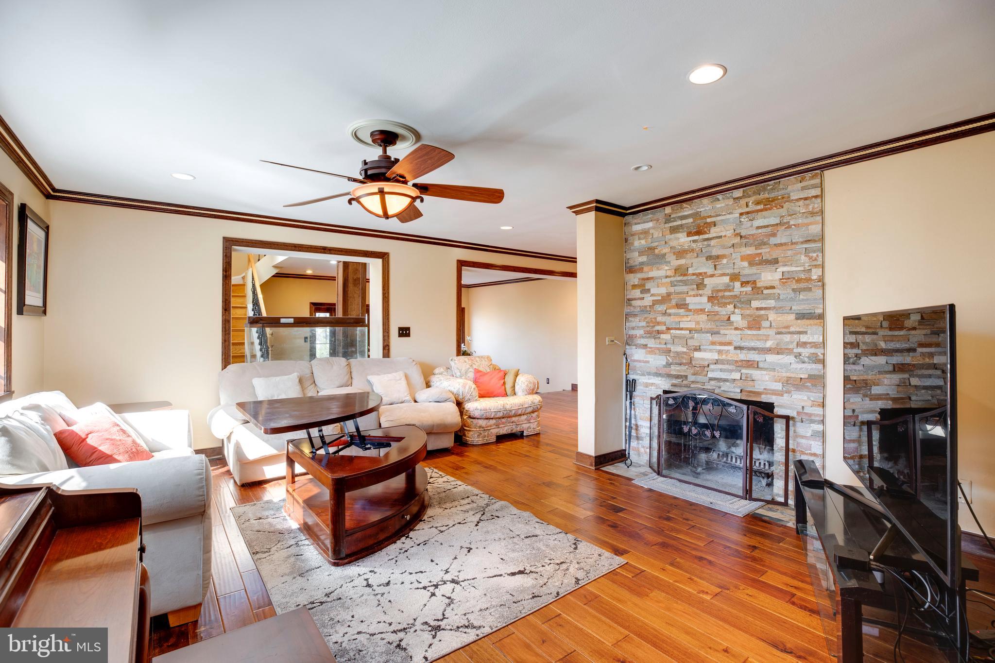 LEE FOREST - Residential