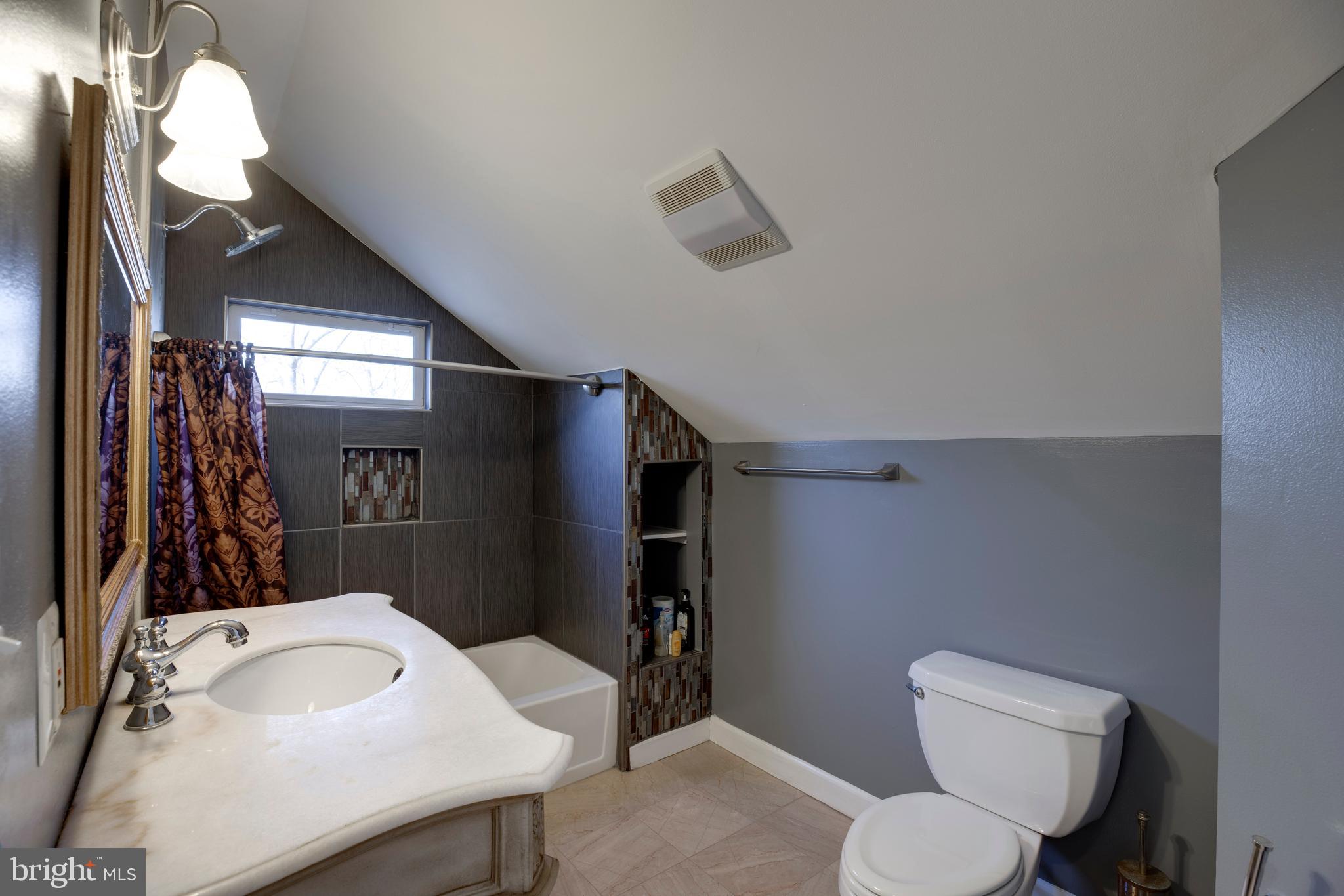 LEE FOREST - Residential