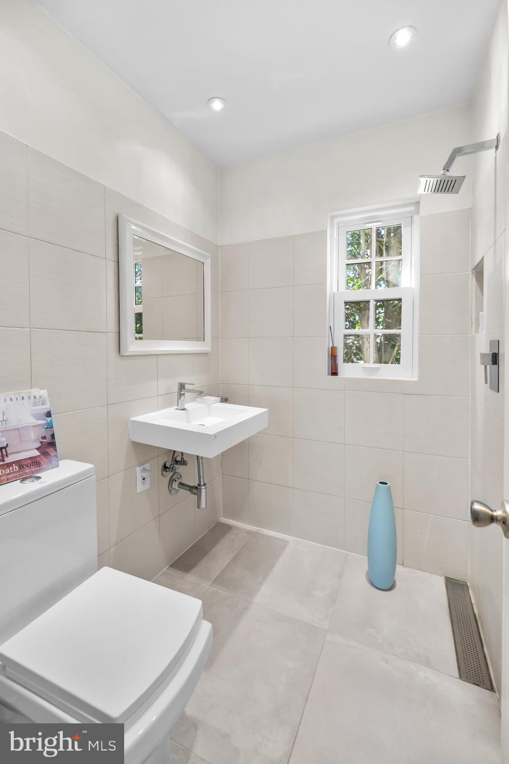 AMANS MCLEAN ESTATES - Residential