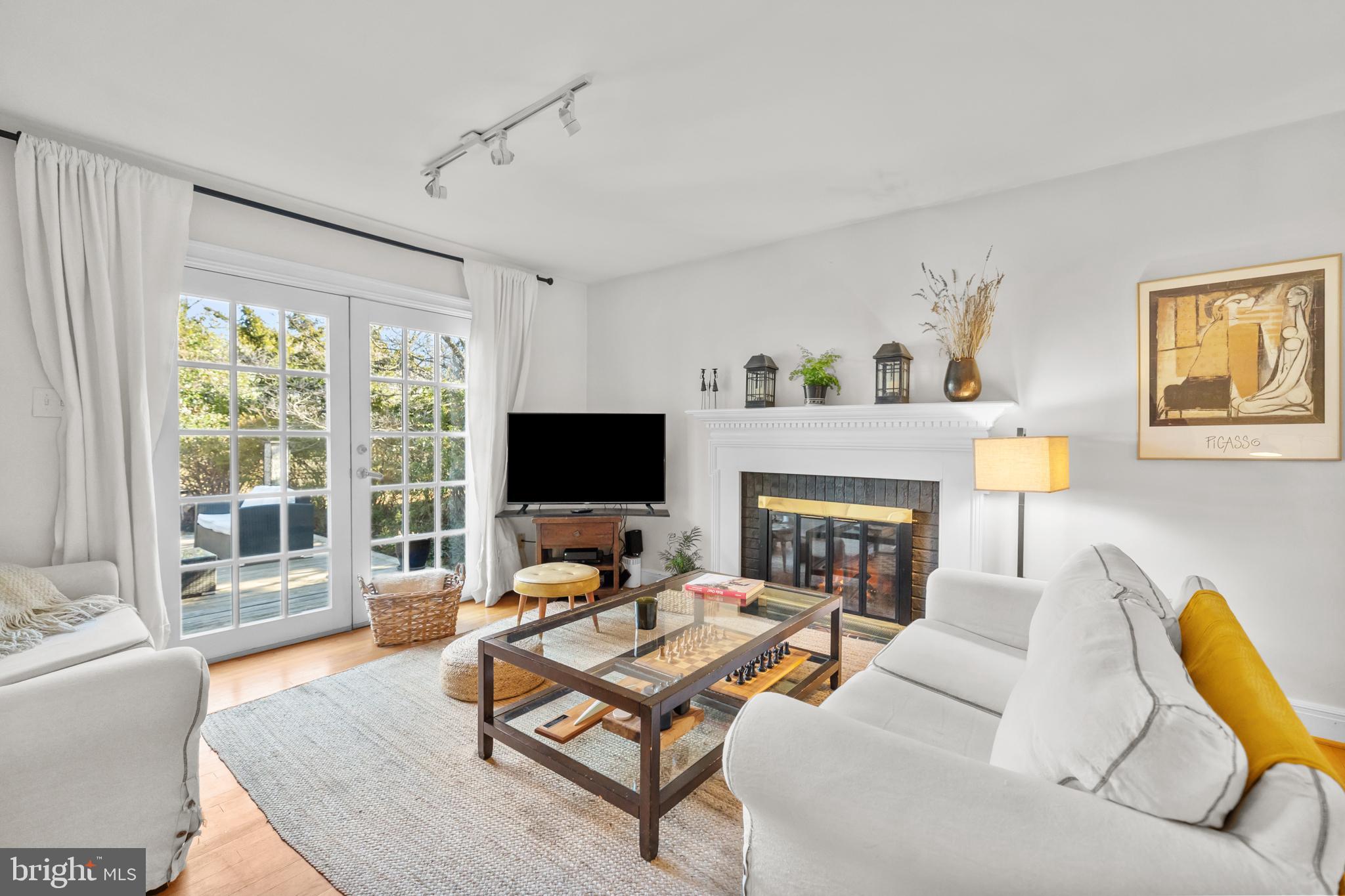 AMANS MCLEAN ESTATES - Residential