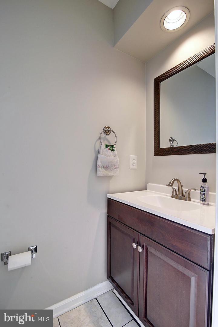 BROAD OAKS - Residential Lease