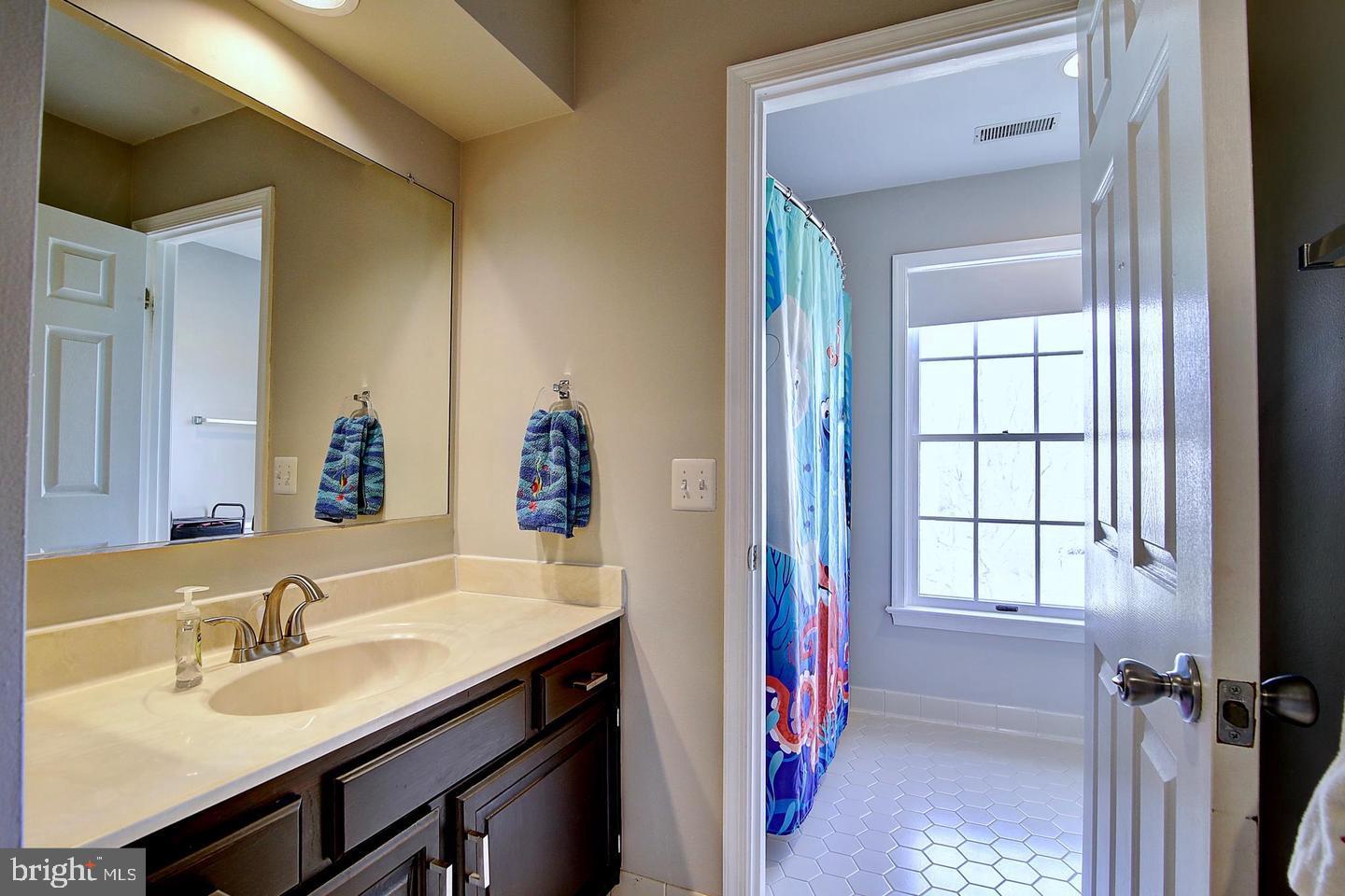 BROAD OAKS - Residential Lease