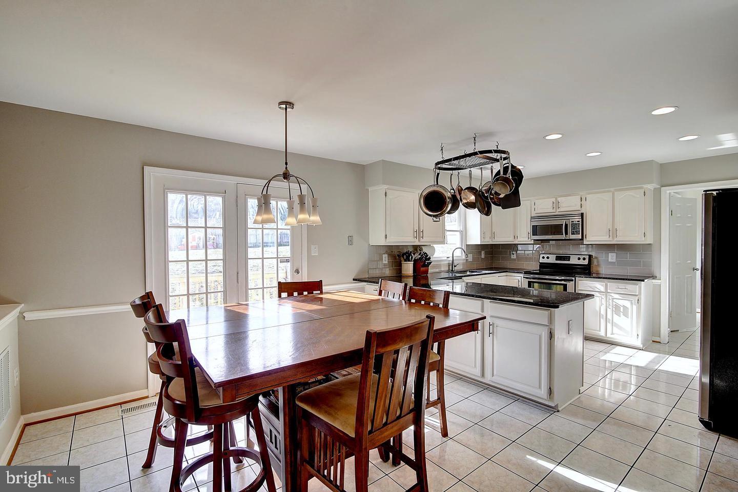 BROAD OAKS - Residential Lease