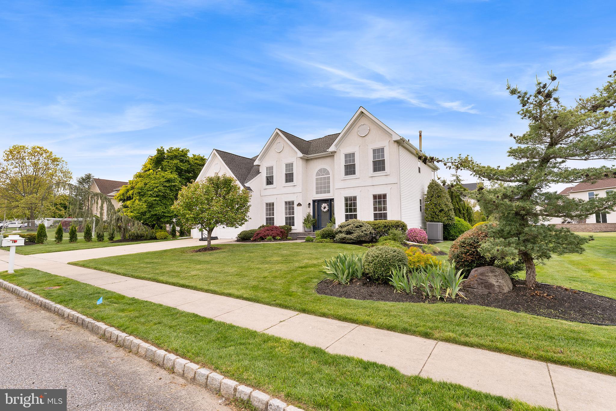 19 CHAMBORD LANE