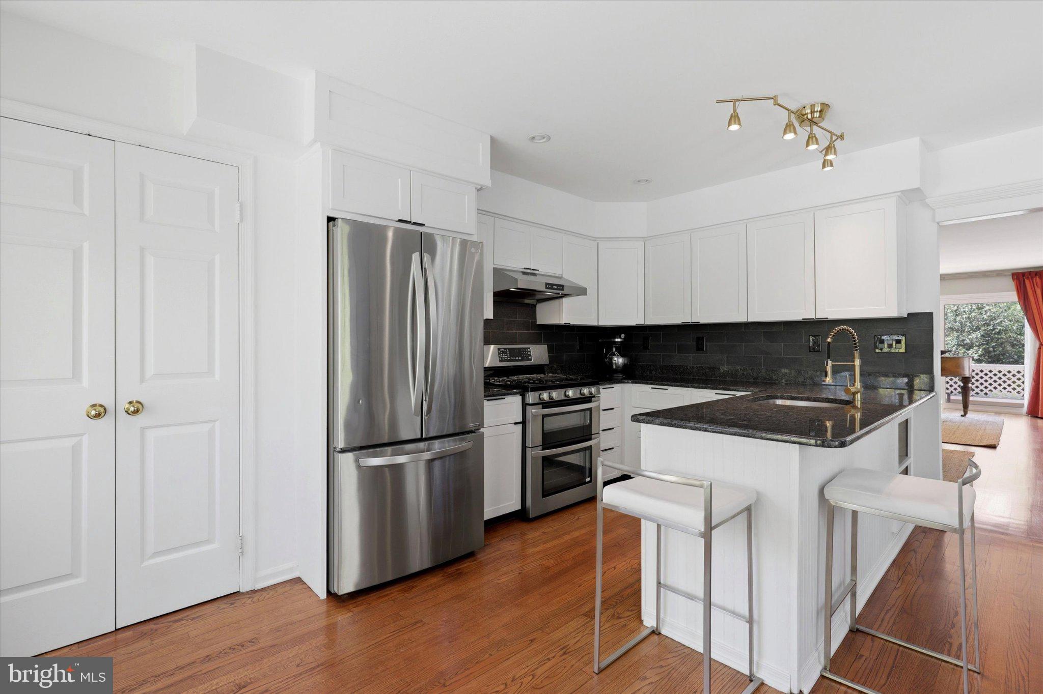 CHESTERBROOK/NEWPO - Residential