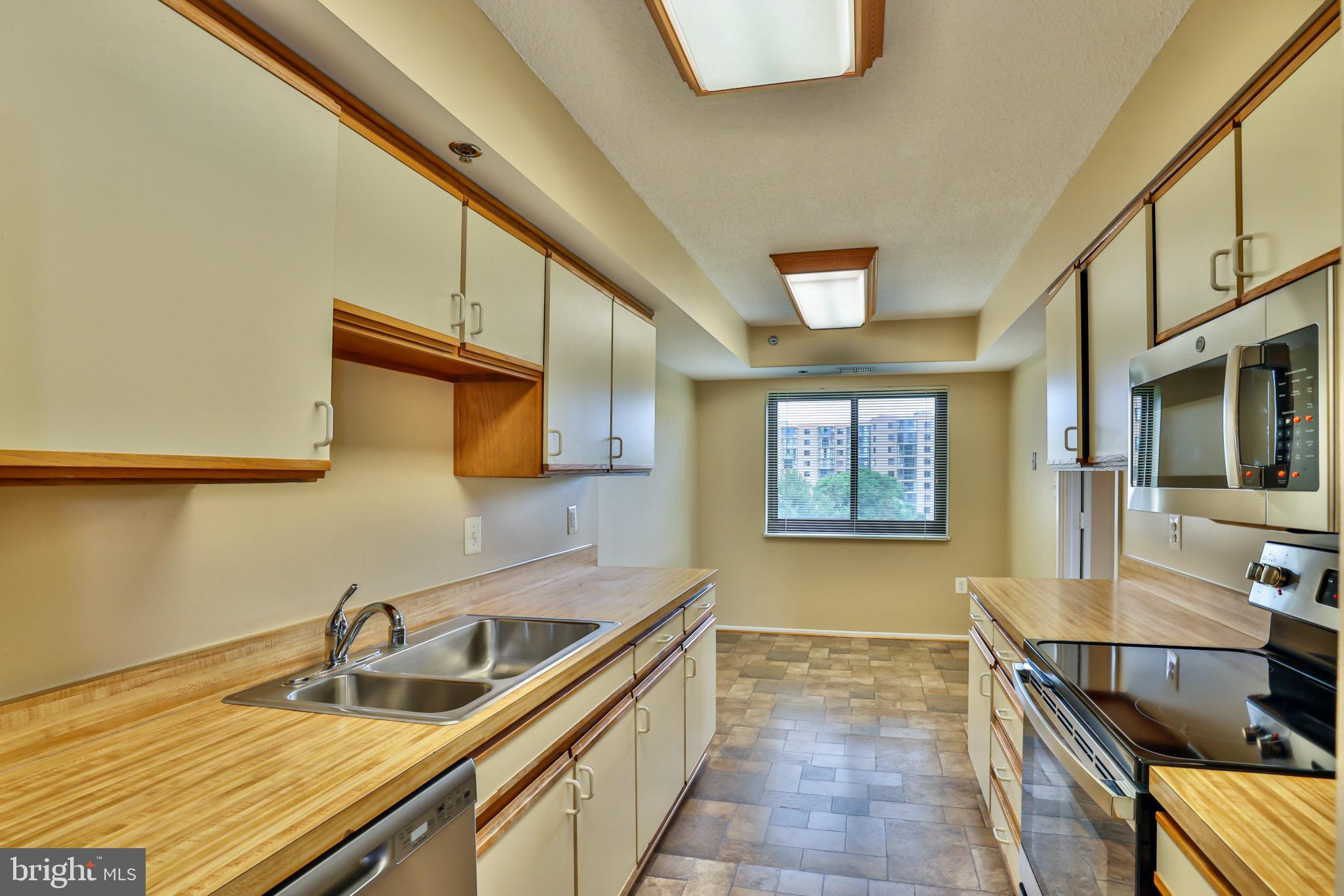 FAIRWAYS SOUTH - Residential