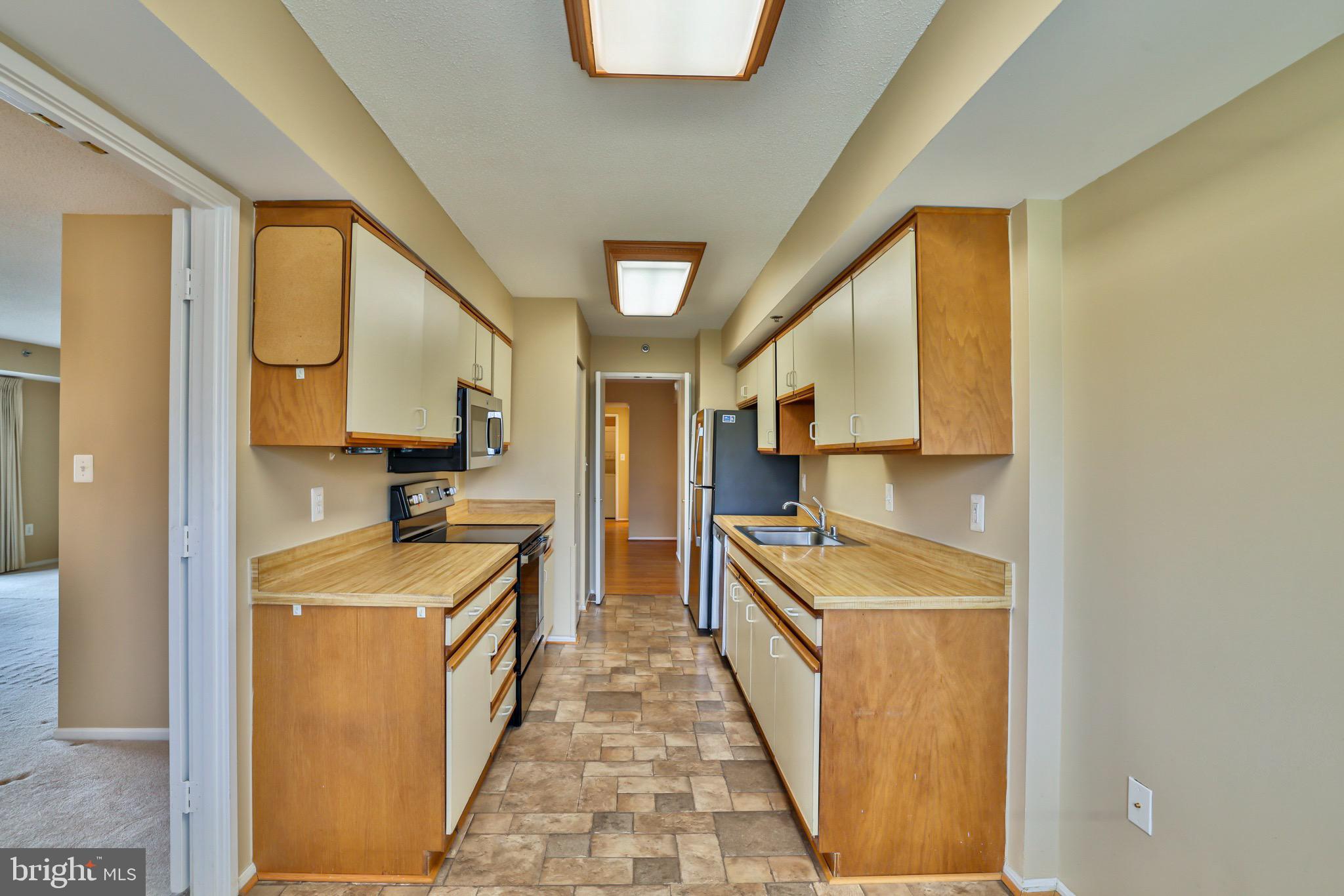 FAIRWAYS SOUTH - Residential