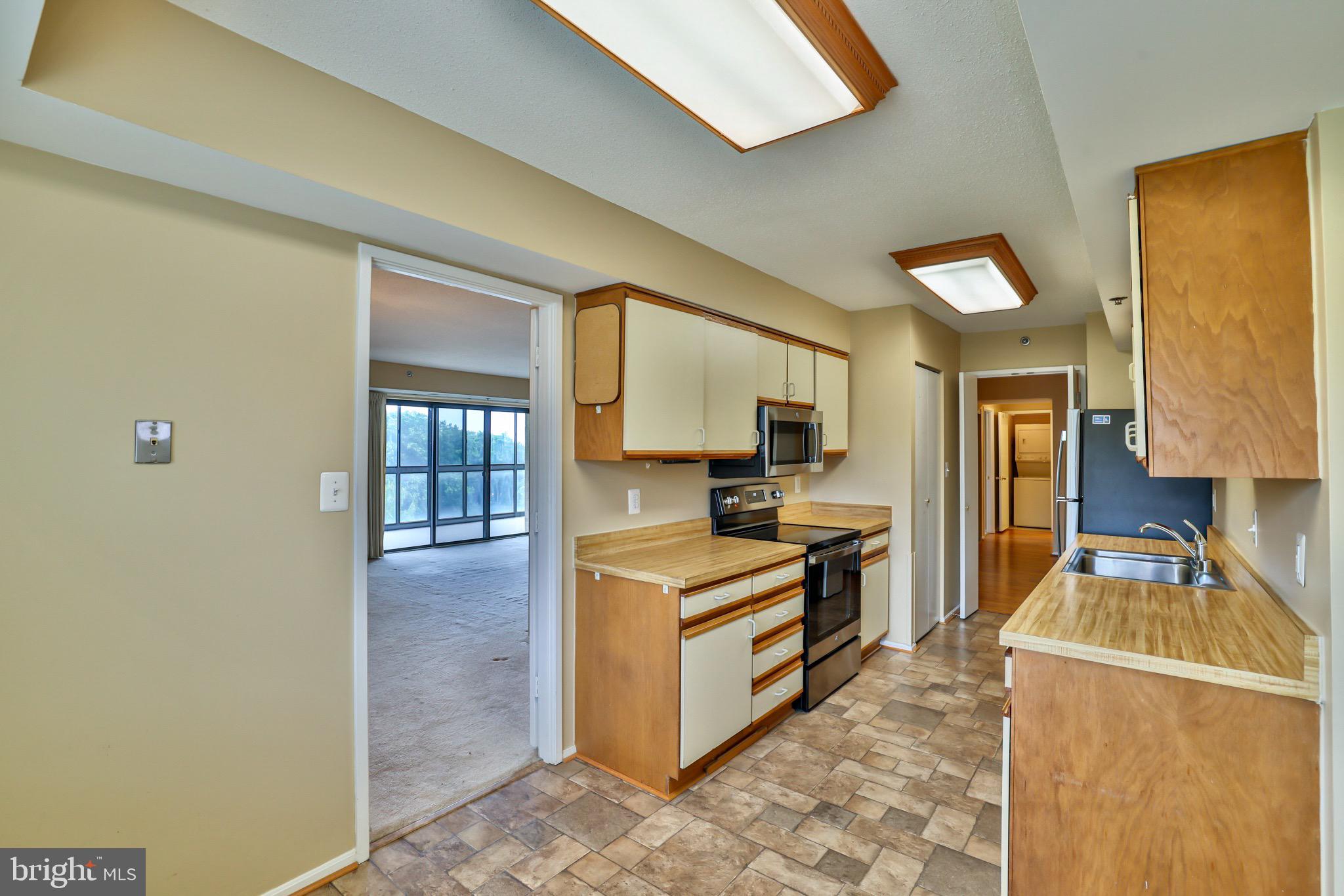 FAIRWAYS SOUTH - Residential