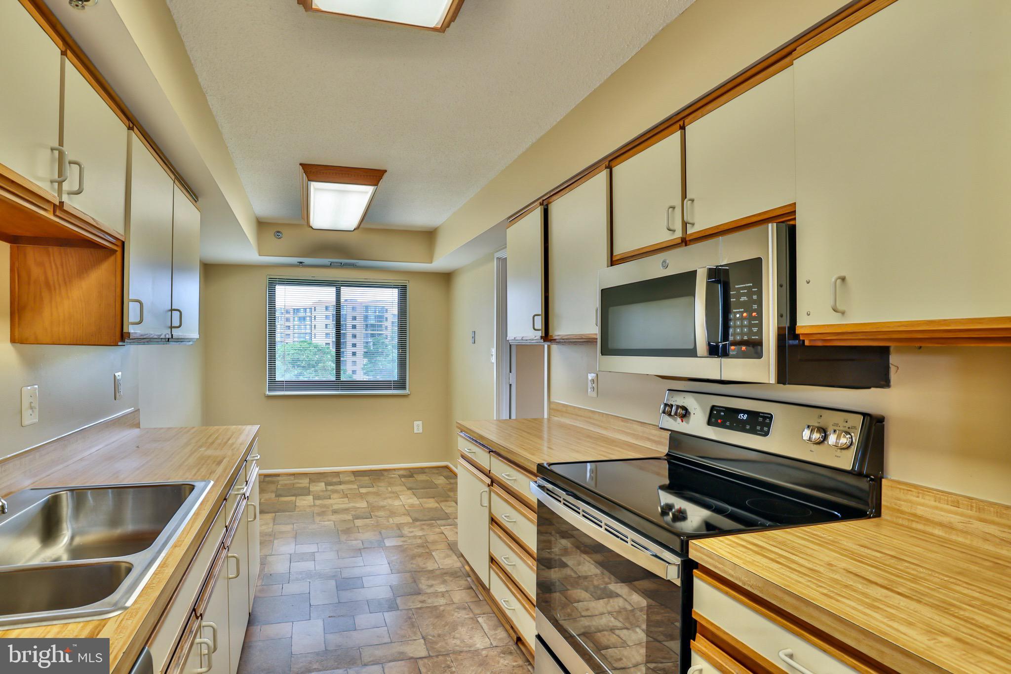 FAIRWAYS SOUTH - Residential