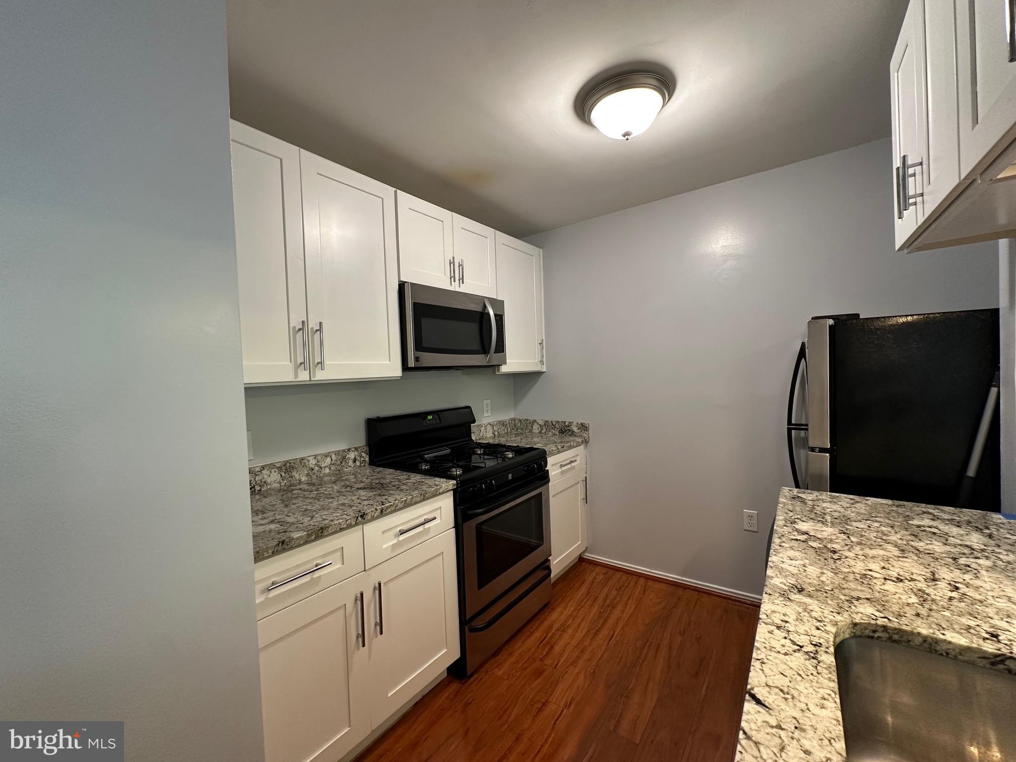 ASHBURN FARM - Residential Lease