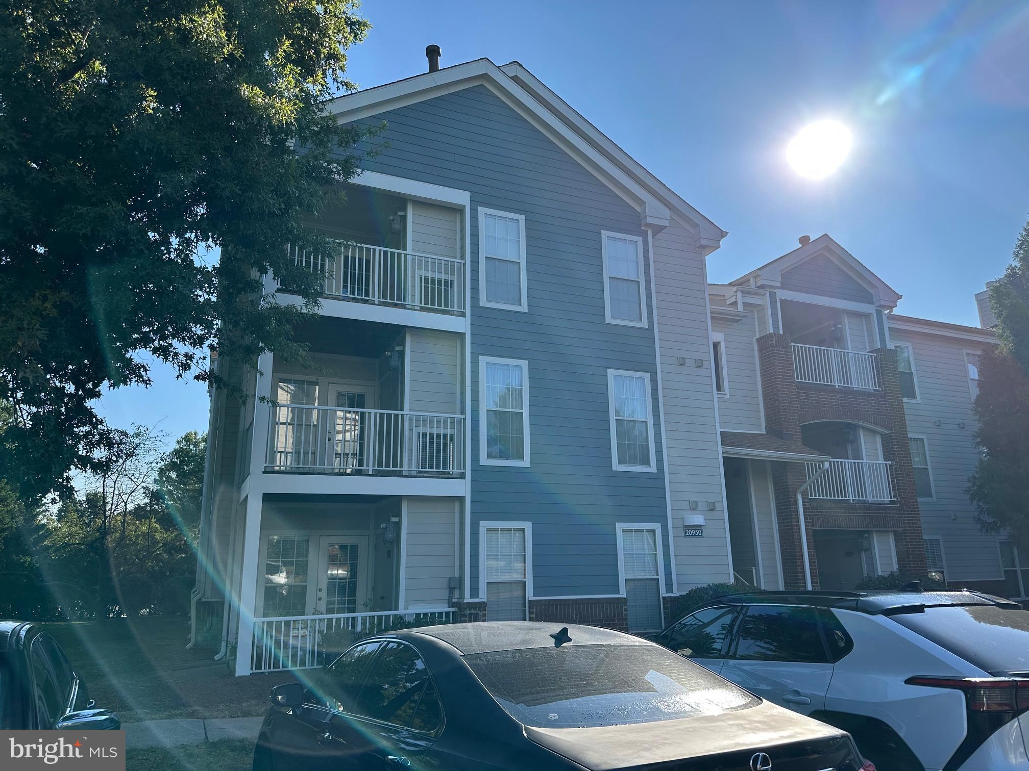 ASHBURN FARM - Residential Lease