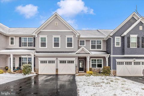 Townhouse For Sale - 2805 Hillfield Drive<br/> FREDERICK, MD 21702