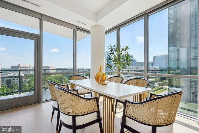 TYSONS CORNER - Residential