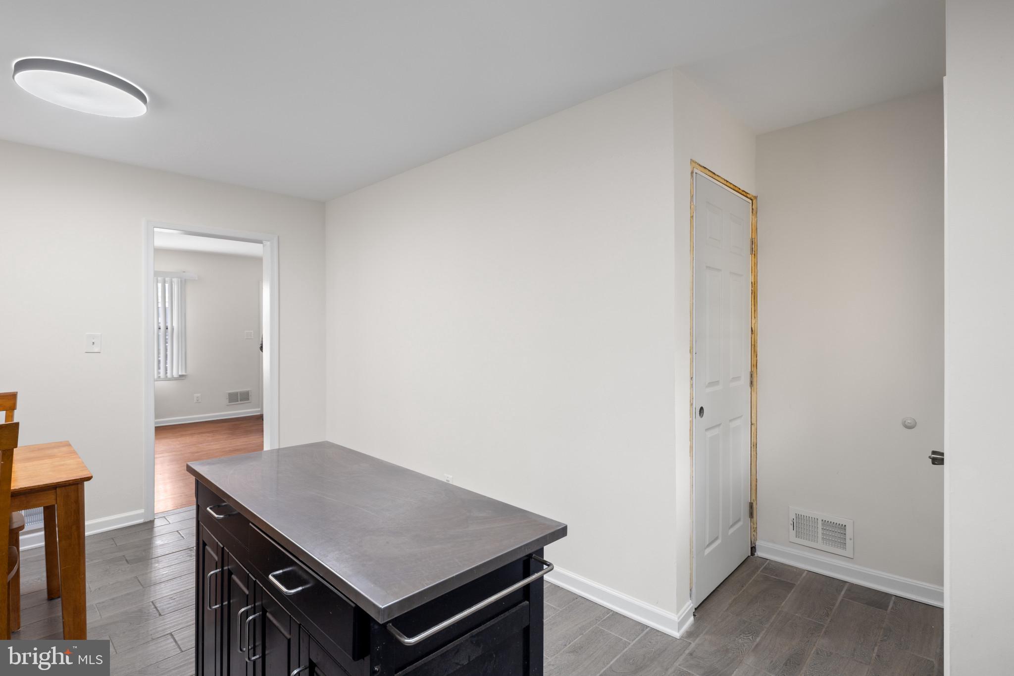 ROSELAND HEIGHTS - Residential