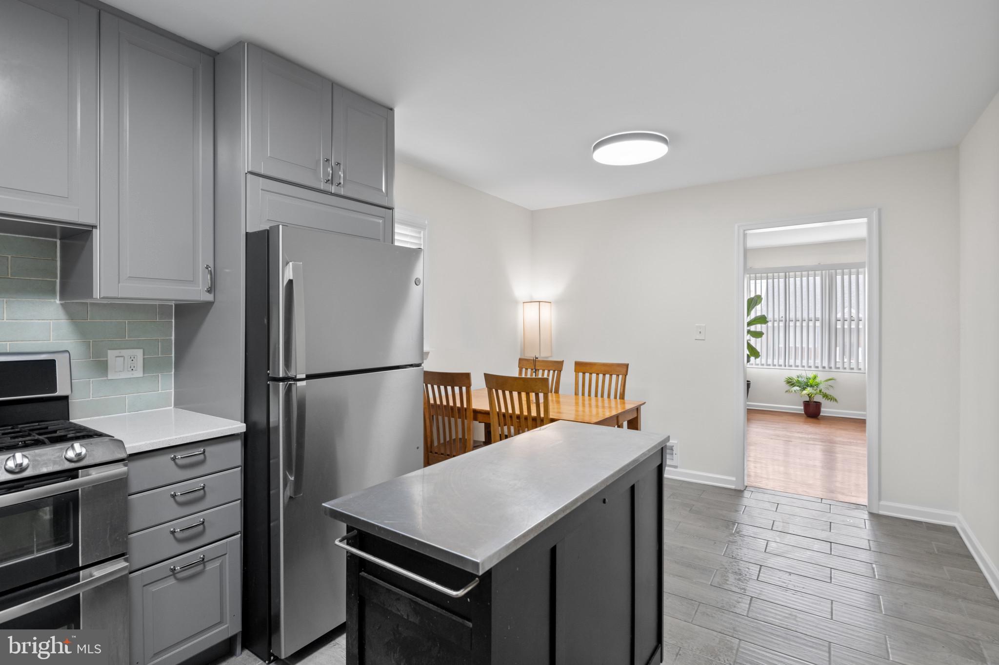 ROSELAND HEIGHTS - Residential