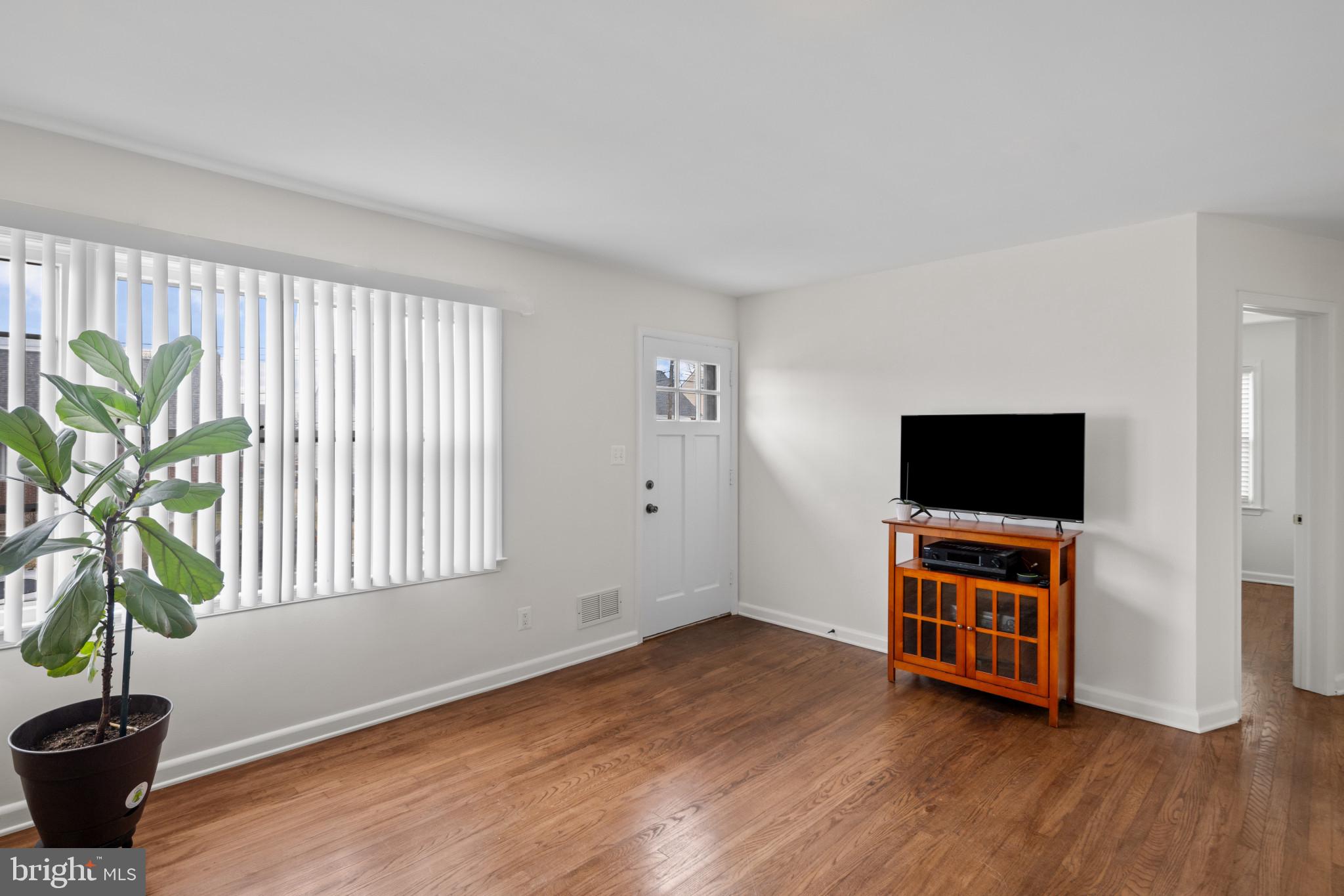 ROSELAND HEIGHTS - Residential