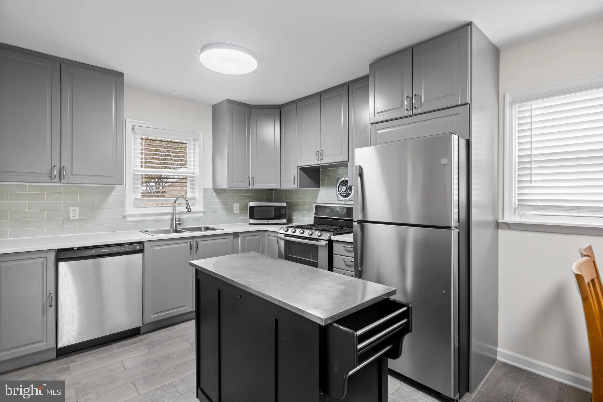 Rosedale, Maryland 21237, United States, 3 Bedrooms Bedrooms, ,3 BathroomsBathrooms,Residential,Contingent,723